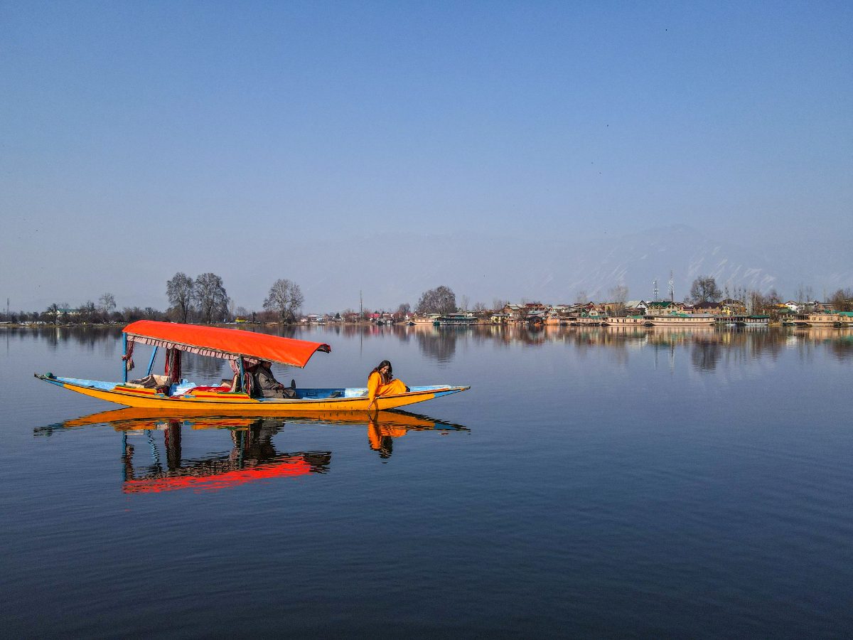 Book affordable Kashmir tour packages from Jaipur starting at ₹1200. Explore Srinagar, Gulmarg, Pahalgam, and Sonmarg with honeymoon, family, and group packages by Trippy Travels.
